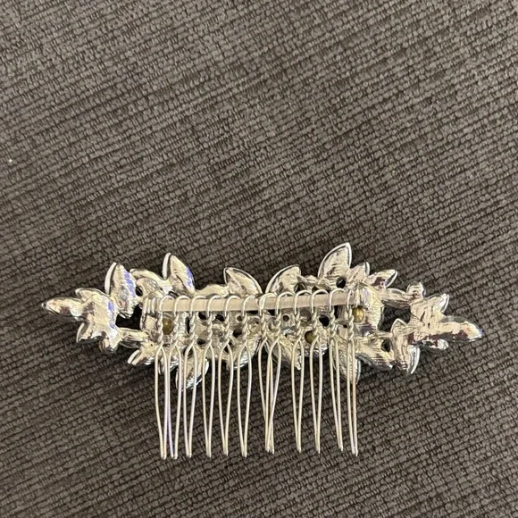 Sparkling Silver Crystal Hair Comb - Picture 2 of 2
